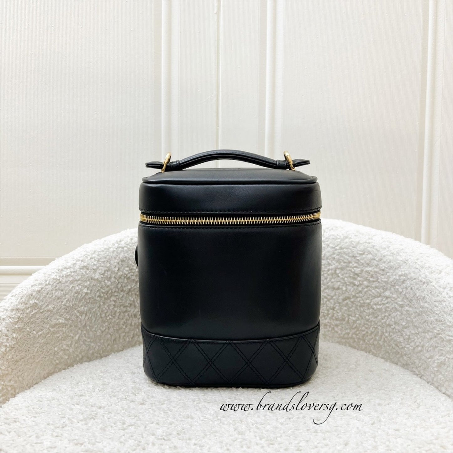 Chanel Vertical Vanity in Black Leather and Ghw Handbag