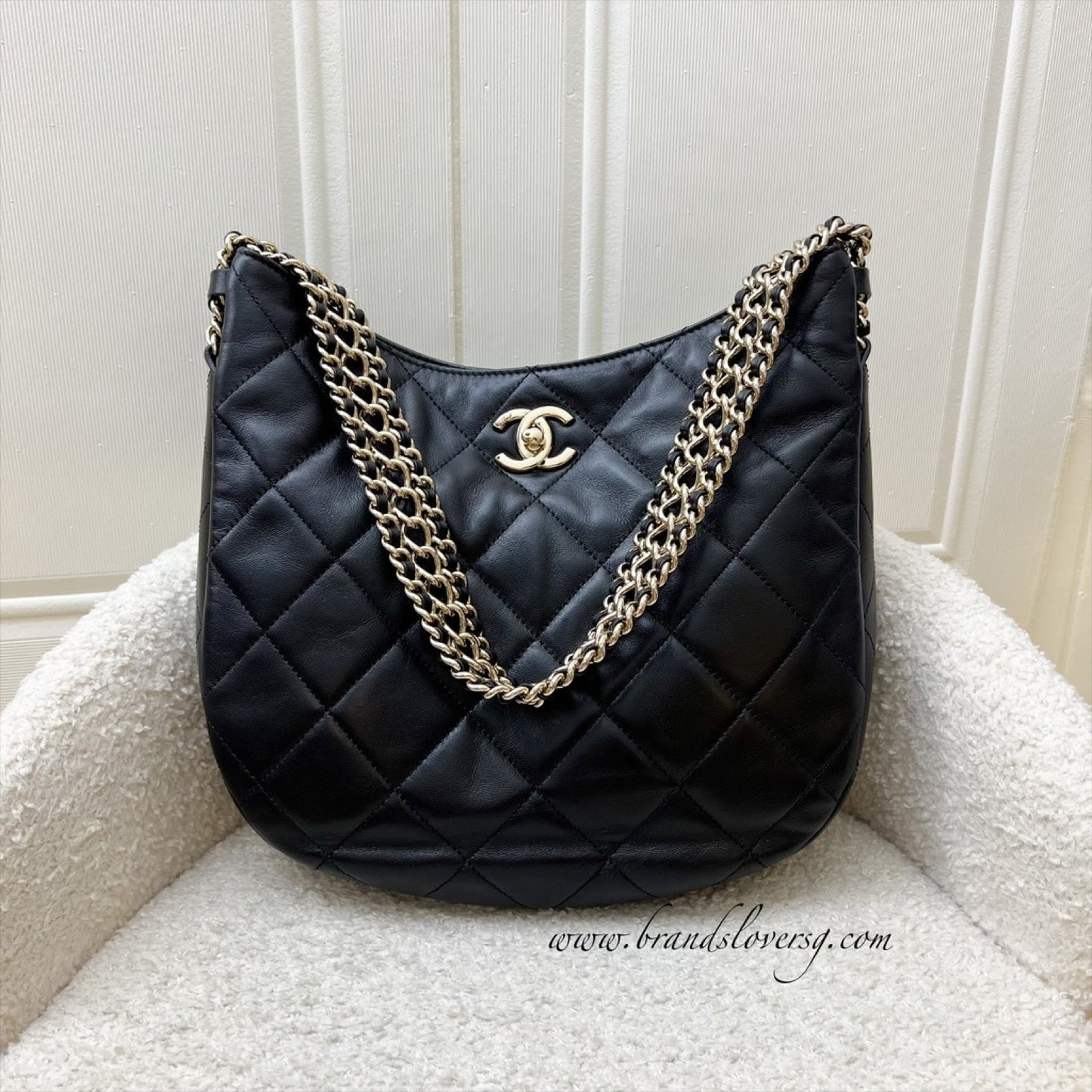 Chanel 22P Hobo Bag in Black Lambskin and Lghw ( )