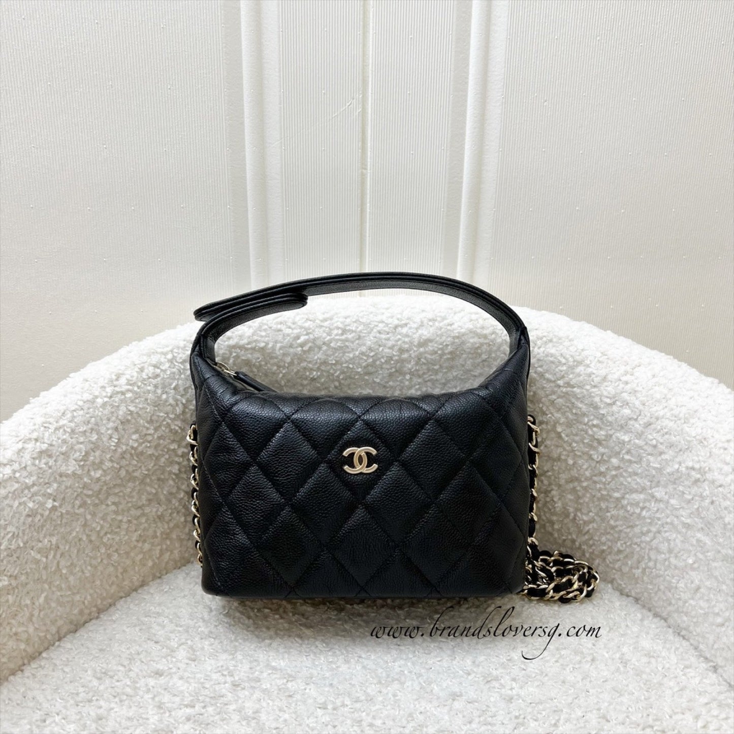 Chanel 25C Quilted Hobo Clutch on Chain in Black Caviar and Lghw ( )