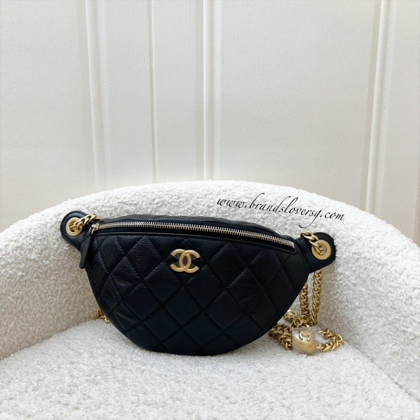 Chanel 24P Heart Adjustable Chain Waist Bag in Black Caviar and Aghw ( )