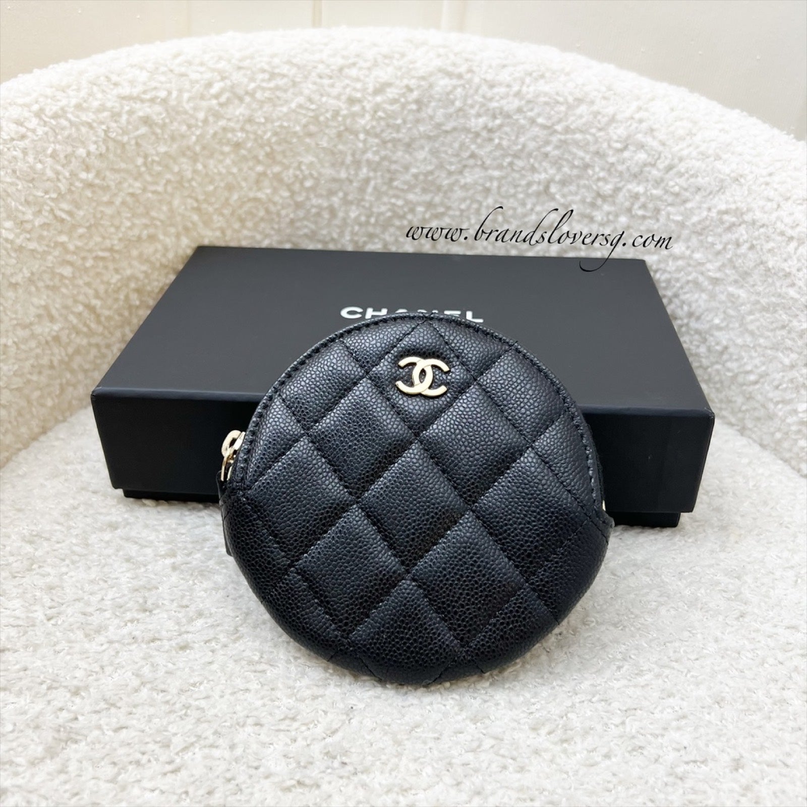 Chanel Round Coin Purse In Black Caviar And Lghw Bag