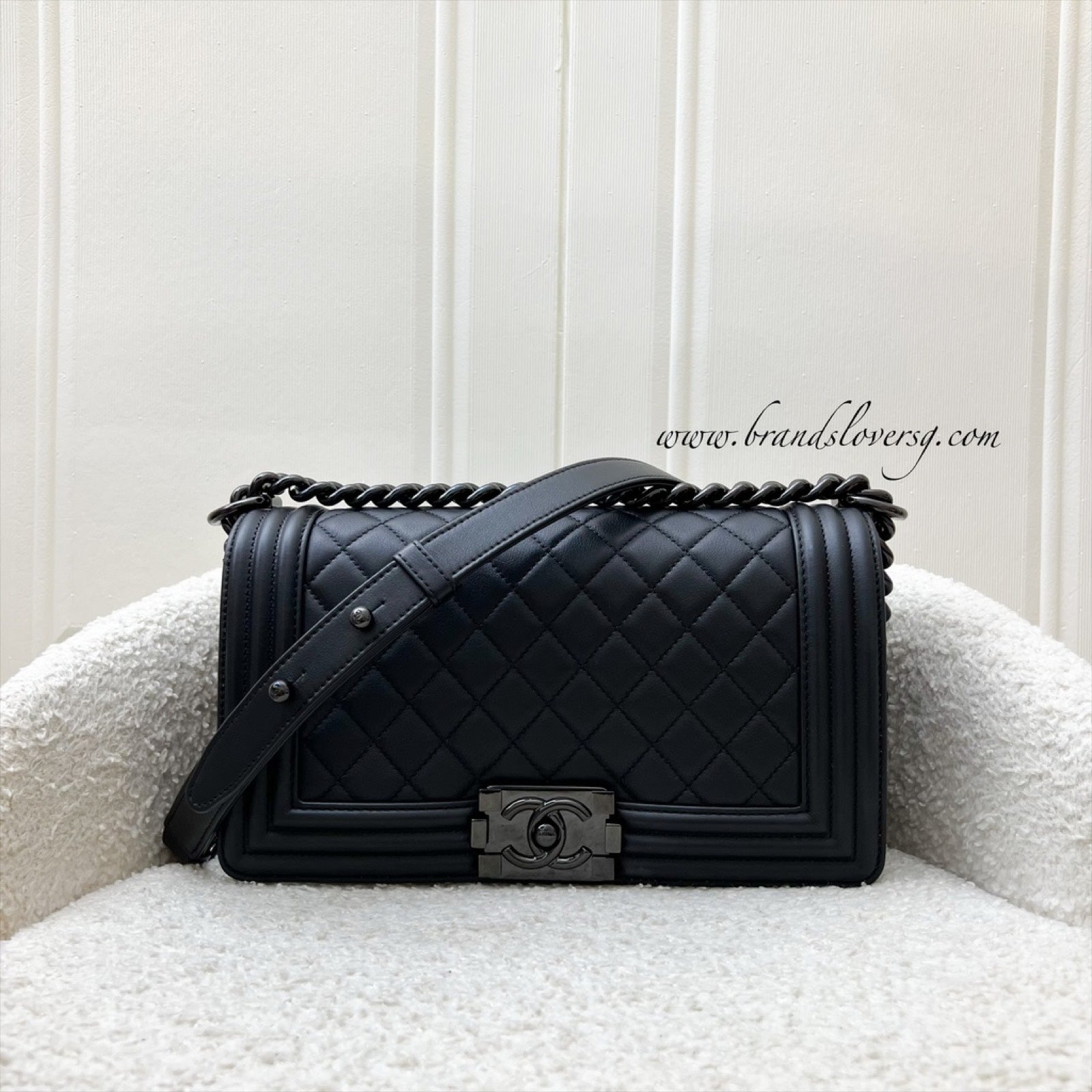Chanel So Black Medium 25Cm Boy Flap In Black Calfskin And Black Hw ( ) Bag