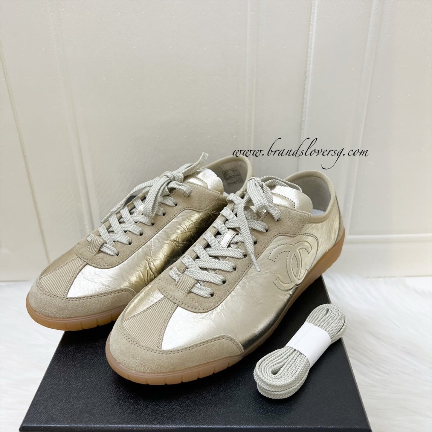 Chanel 25A Sneakers In Light Gold Crumpled Laminated Calfskin And Beige Suede Calfskin Sz 37.5 ( )