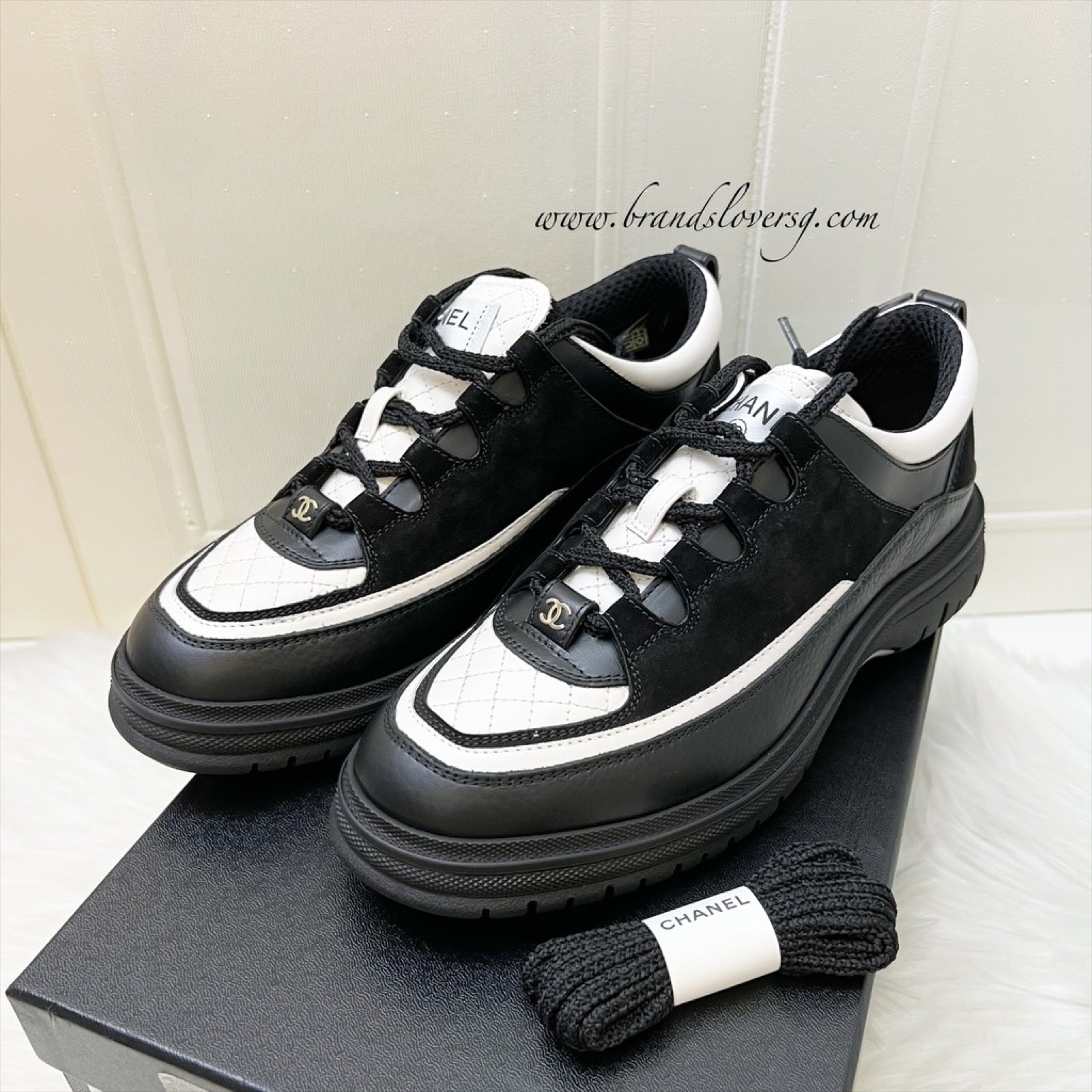 Chanel 25B Sneakers In Black And White Calfskin And Black Nubuck Sz 37.5 ( )