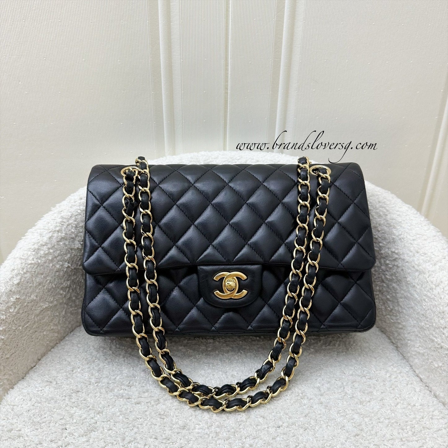 Chanel Medium Classic Flap Cf in Black Lambskin and Ghw Handbag