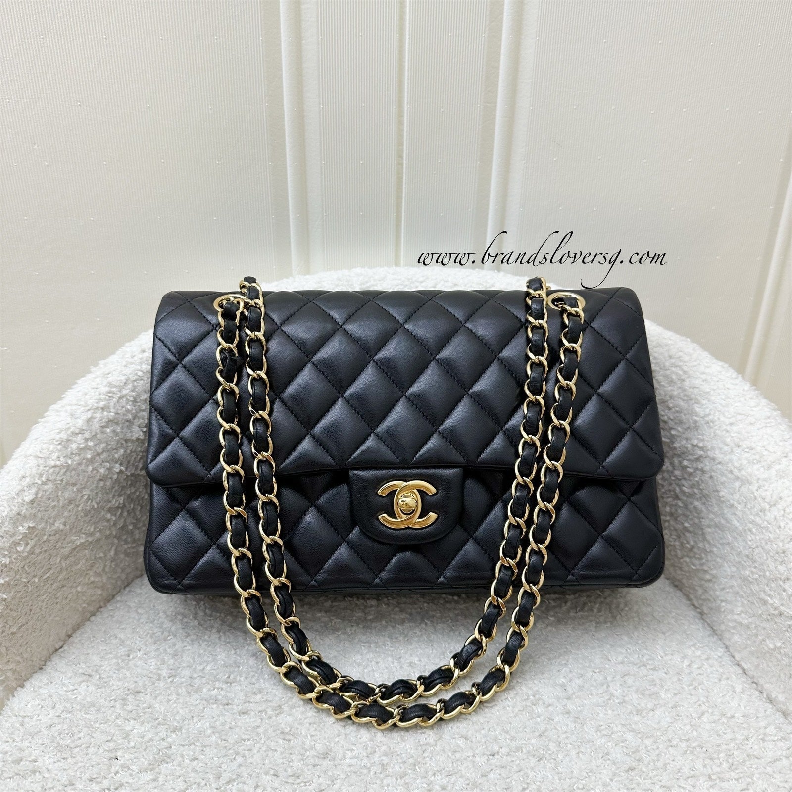 Chanel Medium Classic Flap Cf in Black Lambskin and Ghw Handbag