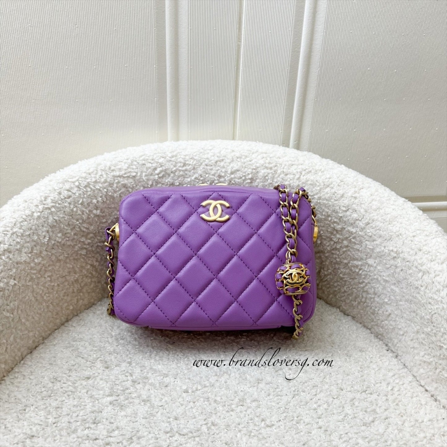 Chanel 22S Pearl Crush Camera Bag in Purple Lambskin Aghw ( )