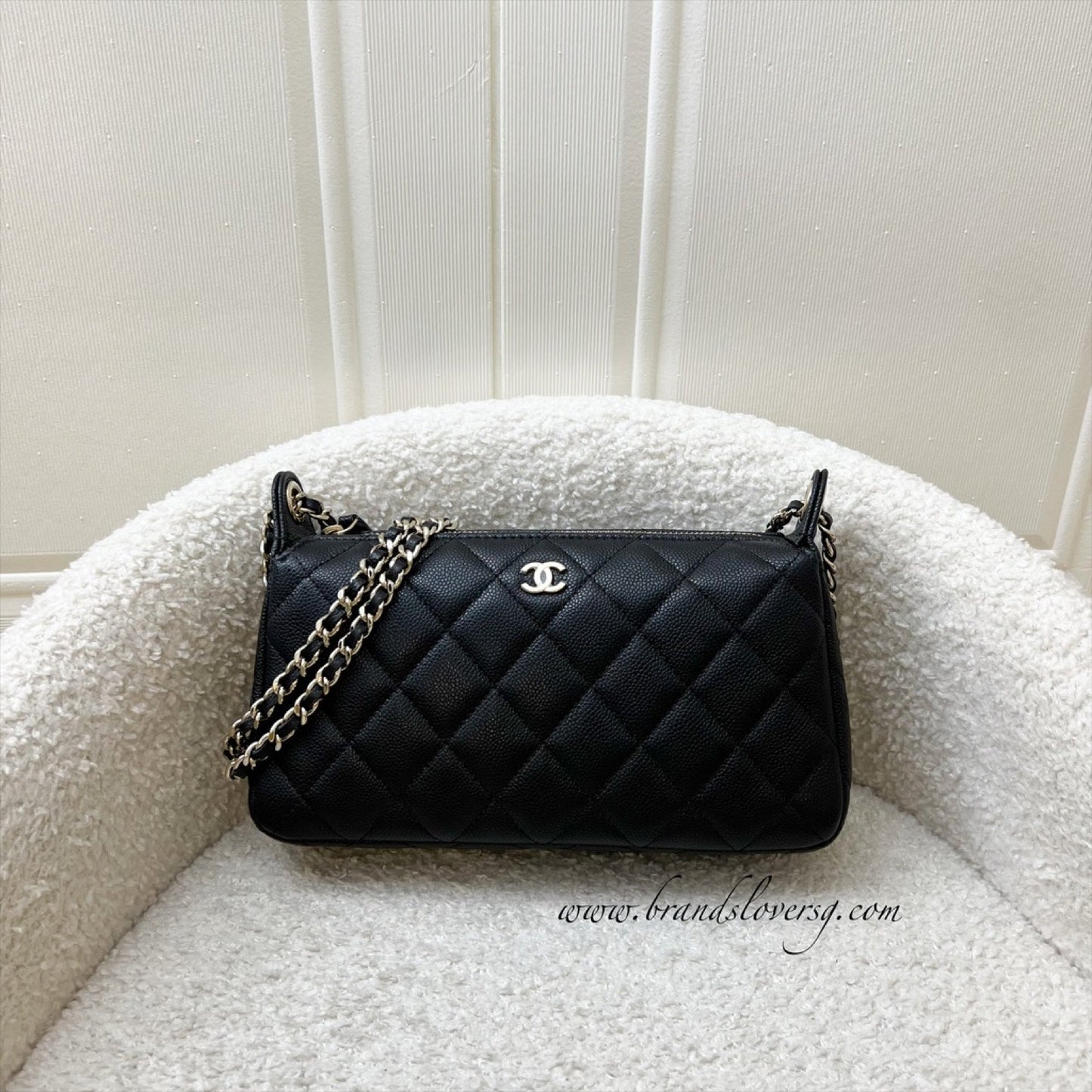 Chanel 25A Clutch on Chain in Black Caviar and Lghw ( )
