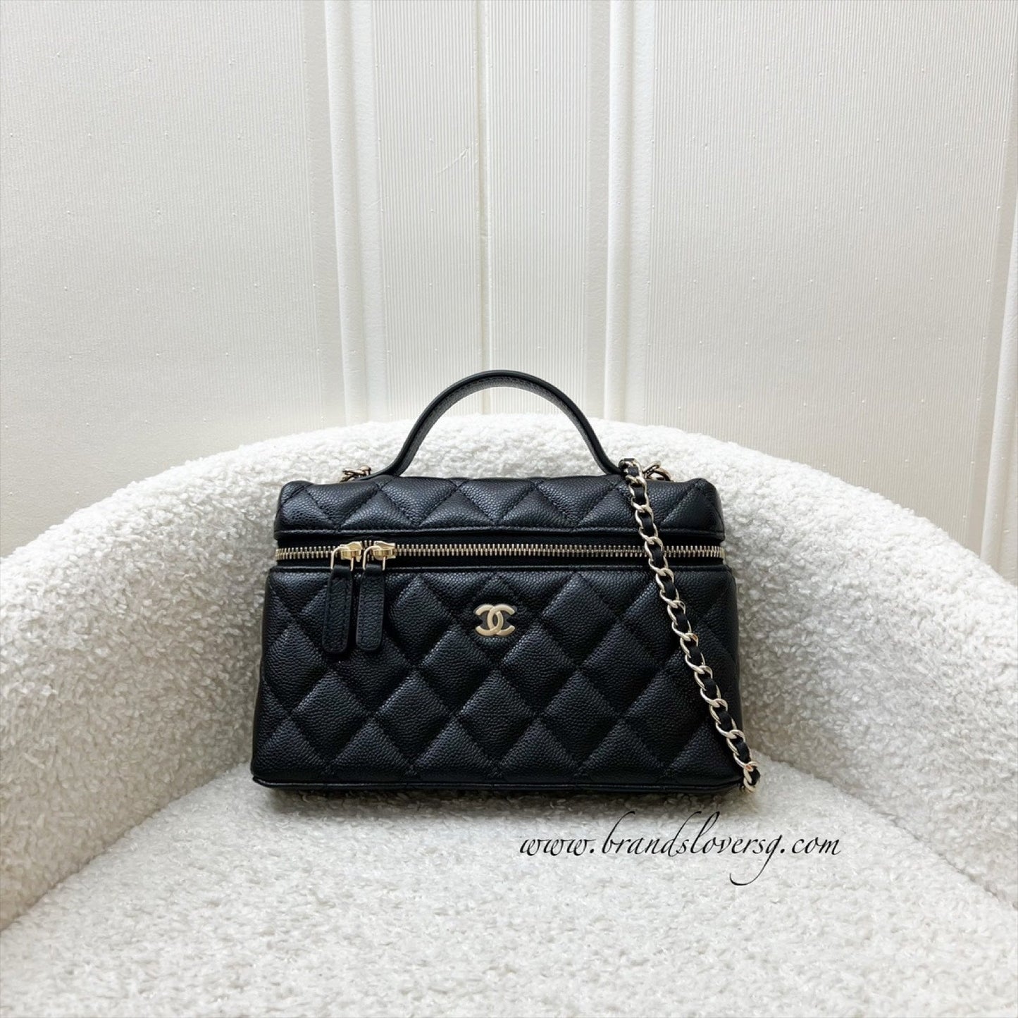 Chanel [Brand New Aug ] 25B Vanity Clutch With Chain (Lp Style Bag) In Black Caviar And Lghw