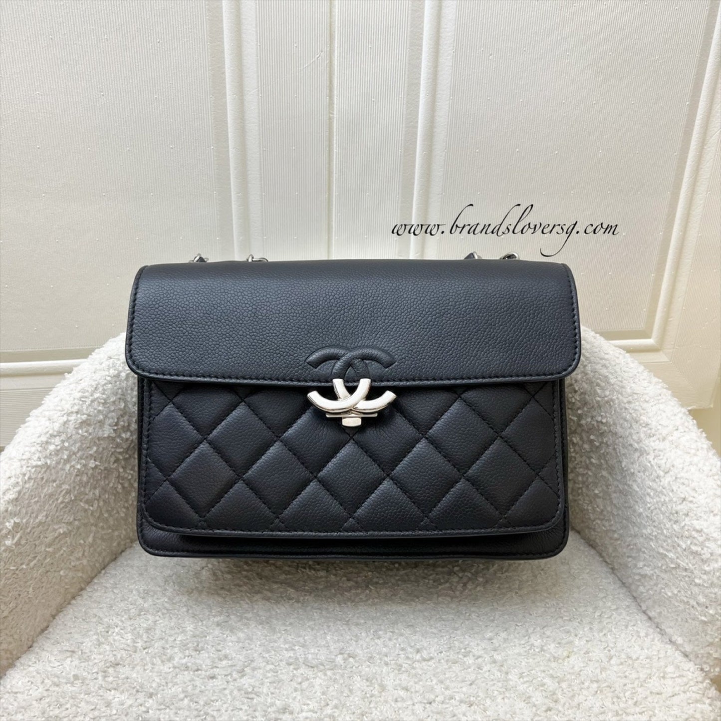 Chanel Seasonal Medium Flap Bag With 2-tone CC Logo In Black Caviar And Shw (model: A98646)