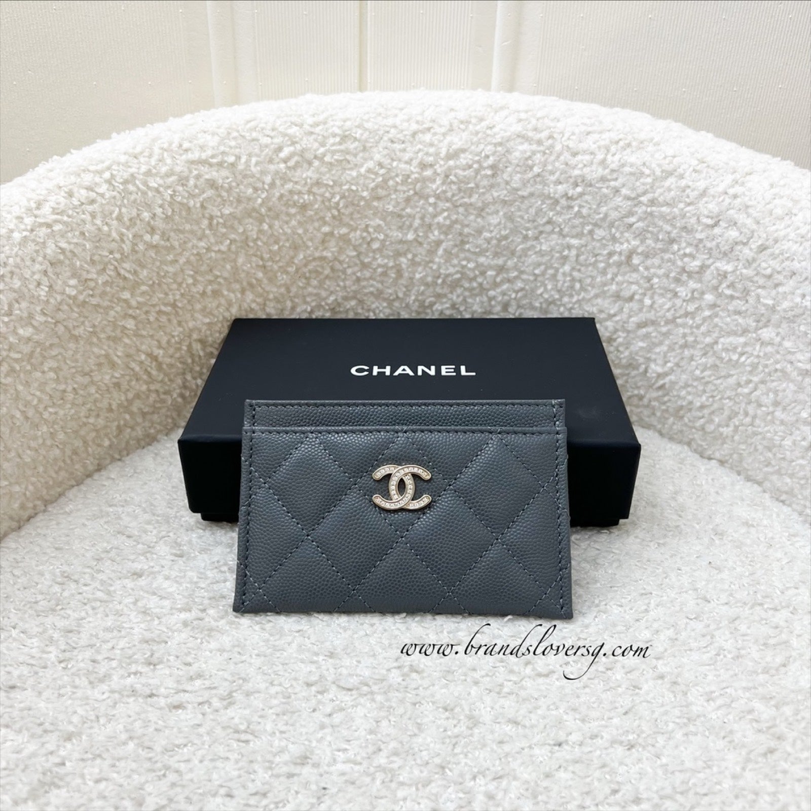 Chanel 25B Flat Card Holder with Diamantes Studded CC Logo in Grey Caviar and Lghw for Women