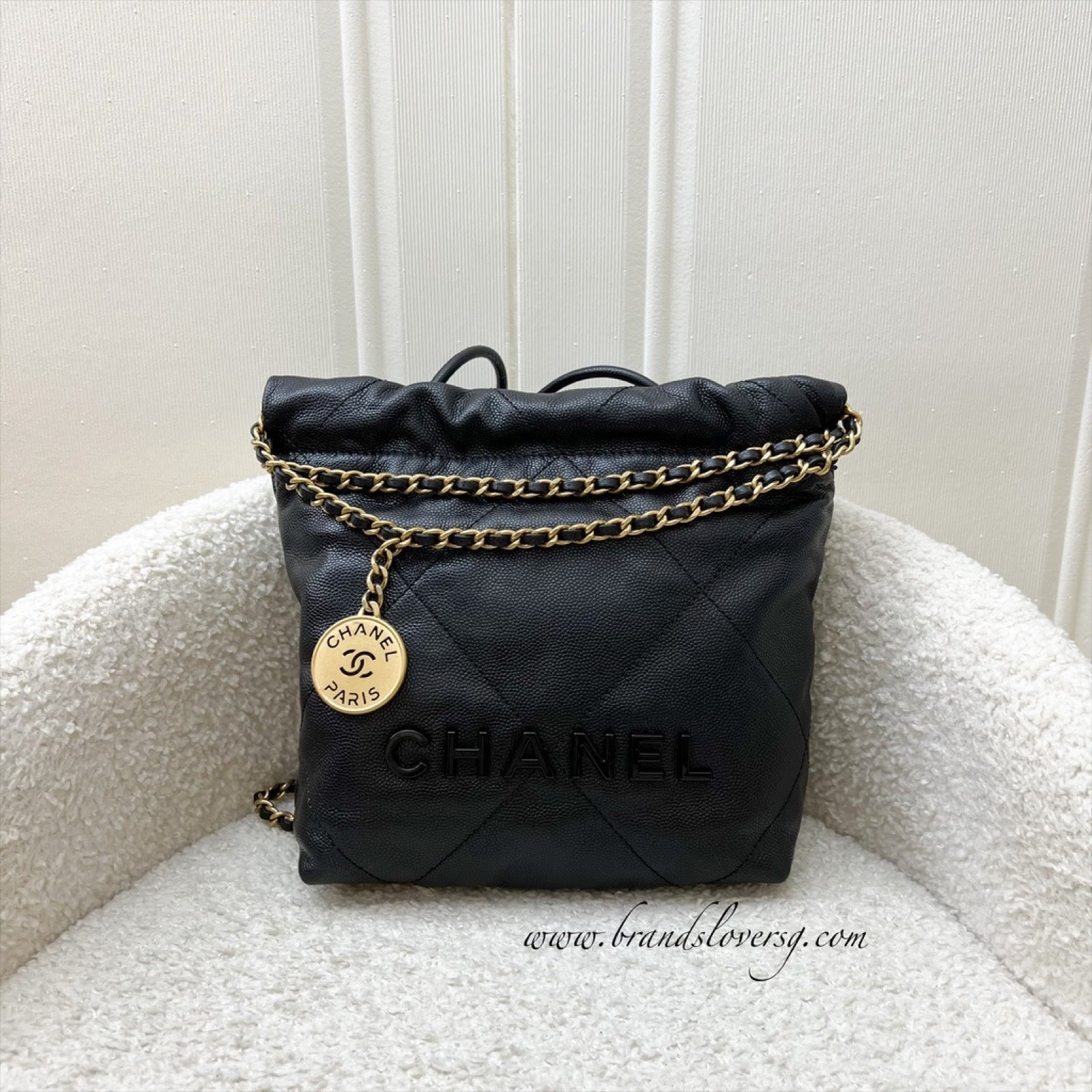Chanel 22 Mini Hobo Handbag in Black Shiny Caviar and Aghw