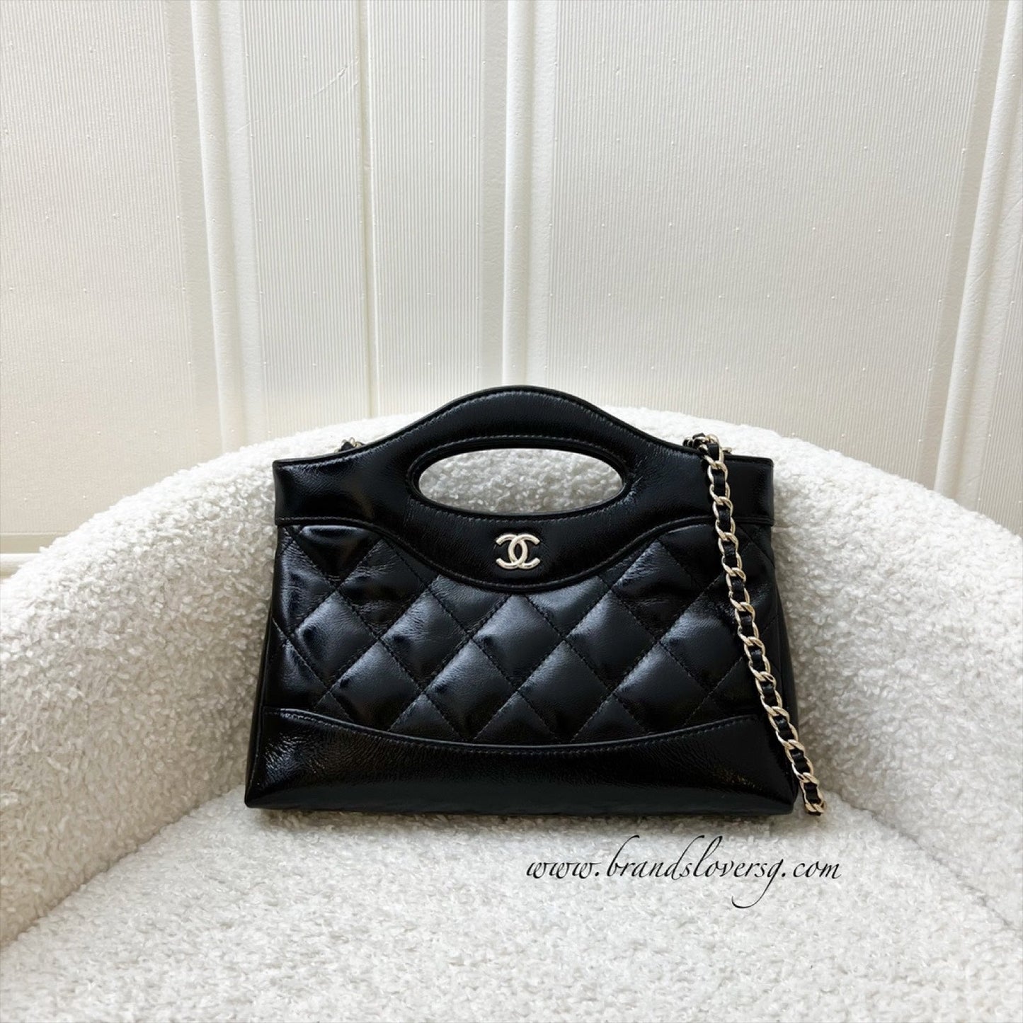 Chanel 31 Nano Shopping Bag in Black Shiny Calfskin and LGHW (Model: AP3656)