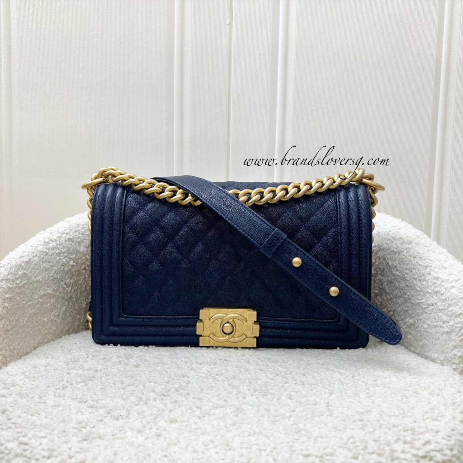 Chanel Medium 25Cm Boy Flap In Midnight Blue Caviar And Aghw ( ) Bag
