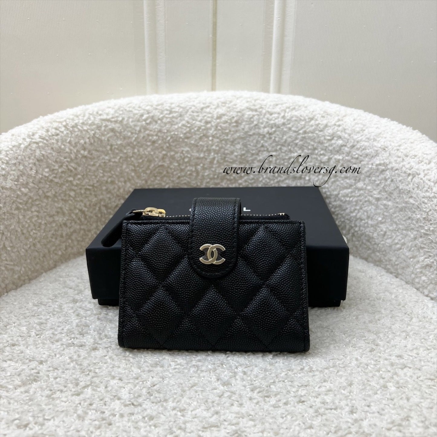 Chanel Classic Bifold Wallet In Black Caviar And Lghw Bag