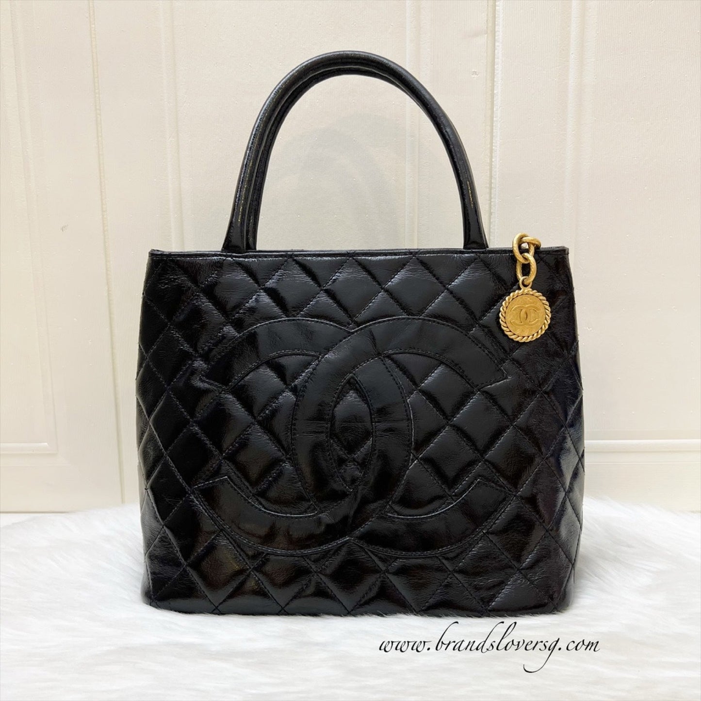 Chanel   Medallion Tote in Black Glossy Calfskin and AGHW