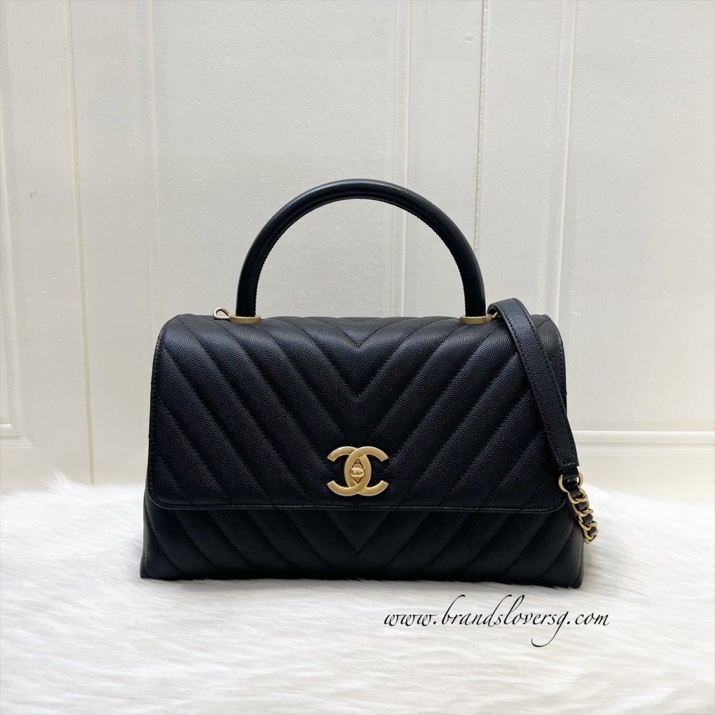 Chanel Medium 29Cm Coco Handle Flap In Chevron Quilted Black Caviar And Ghw ( ) Bag