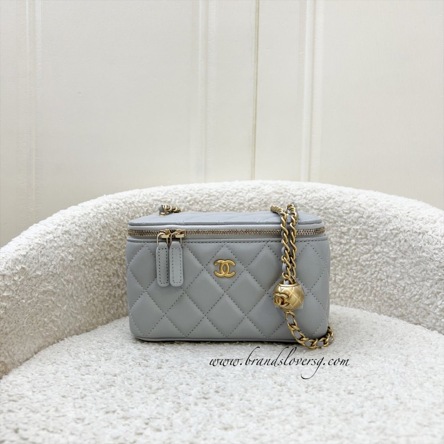 Chanel Pearl Crush Small Vanity In Grey Lambskin And Aghw ( ) Bag