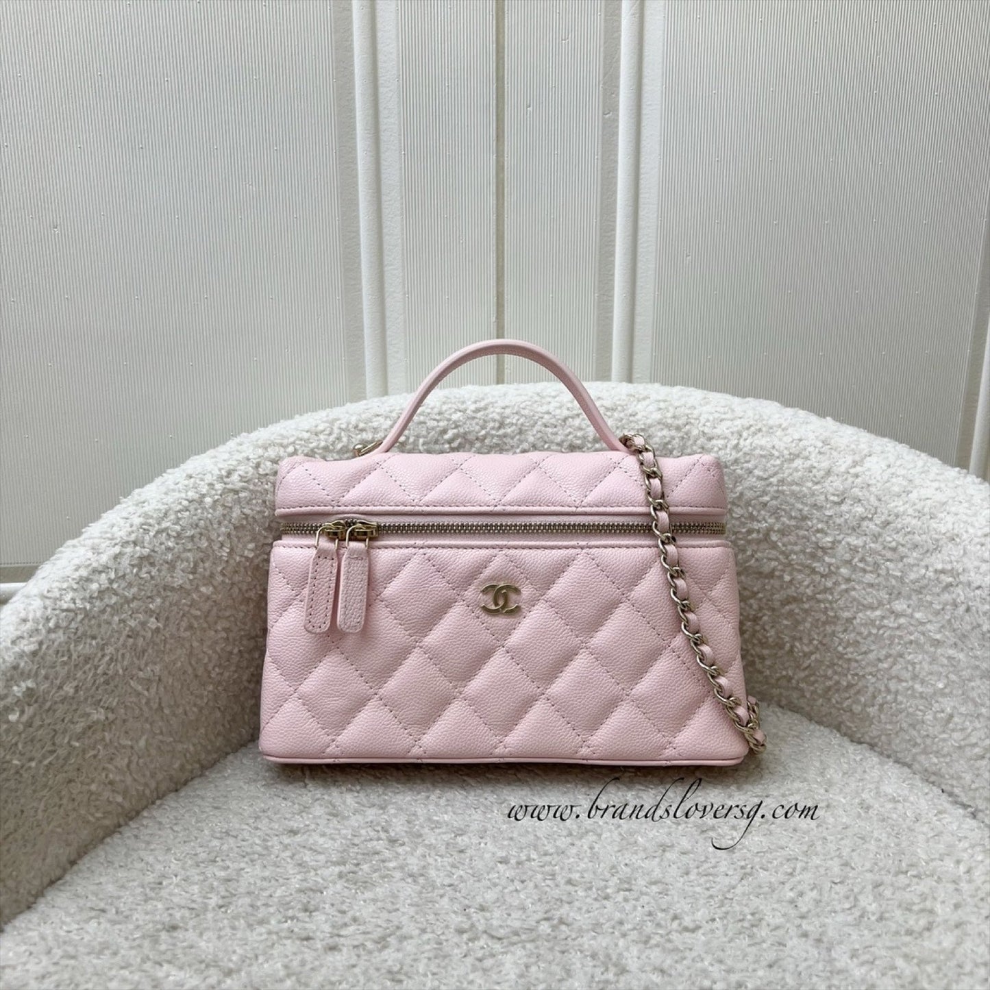 Chanel Vanity / Clutch with Chain (lp Style Bag) in 25S Light Pink Caviar and Lghw ( )