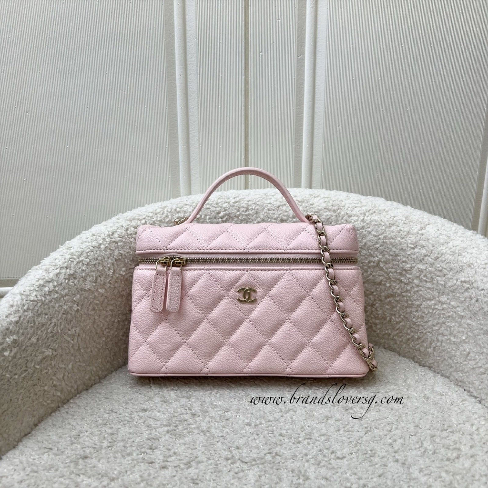 Chanel Vanity / Clutch with Chain (lp Style Bag) in 25S Light Pink Caviar and Lghw ( )