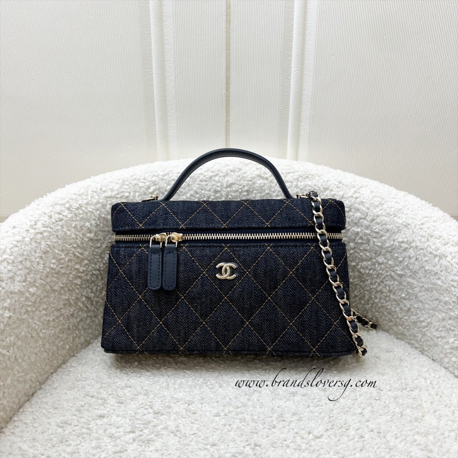 Chanel [local Set Jan 2026] 26P Vanity / Clutch with Chain (lp Style Bag) in Dark Blue Denim and Lghw ( )
