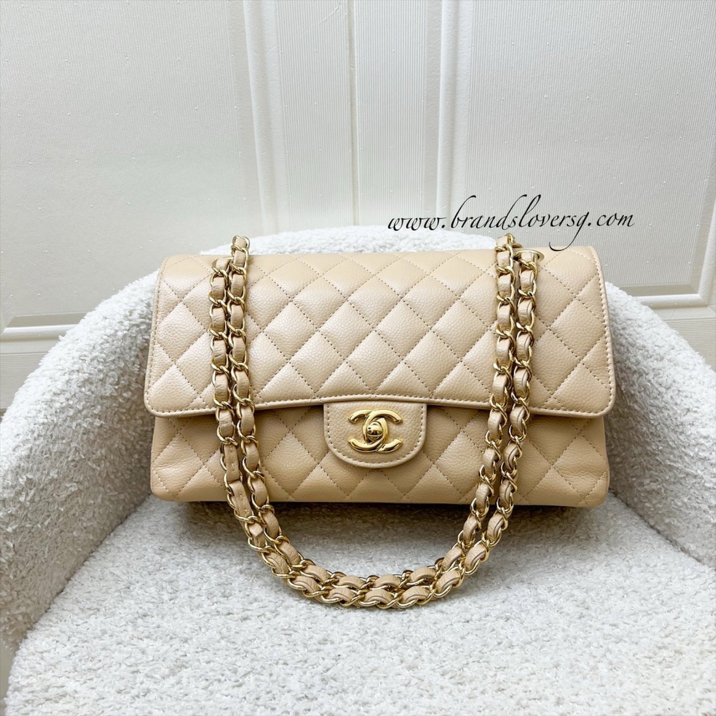 Chanel Medium Classic Flap Cf in Beige Caviar and Ghw Handbag
