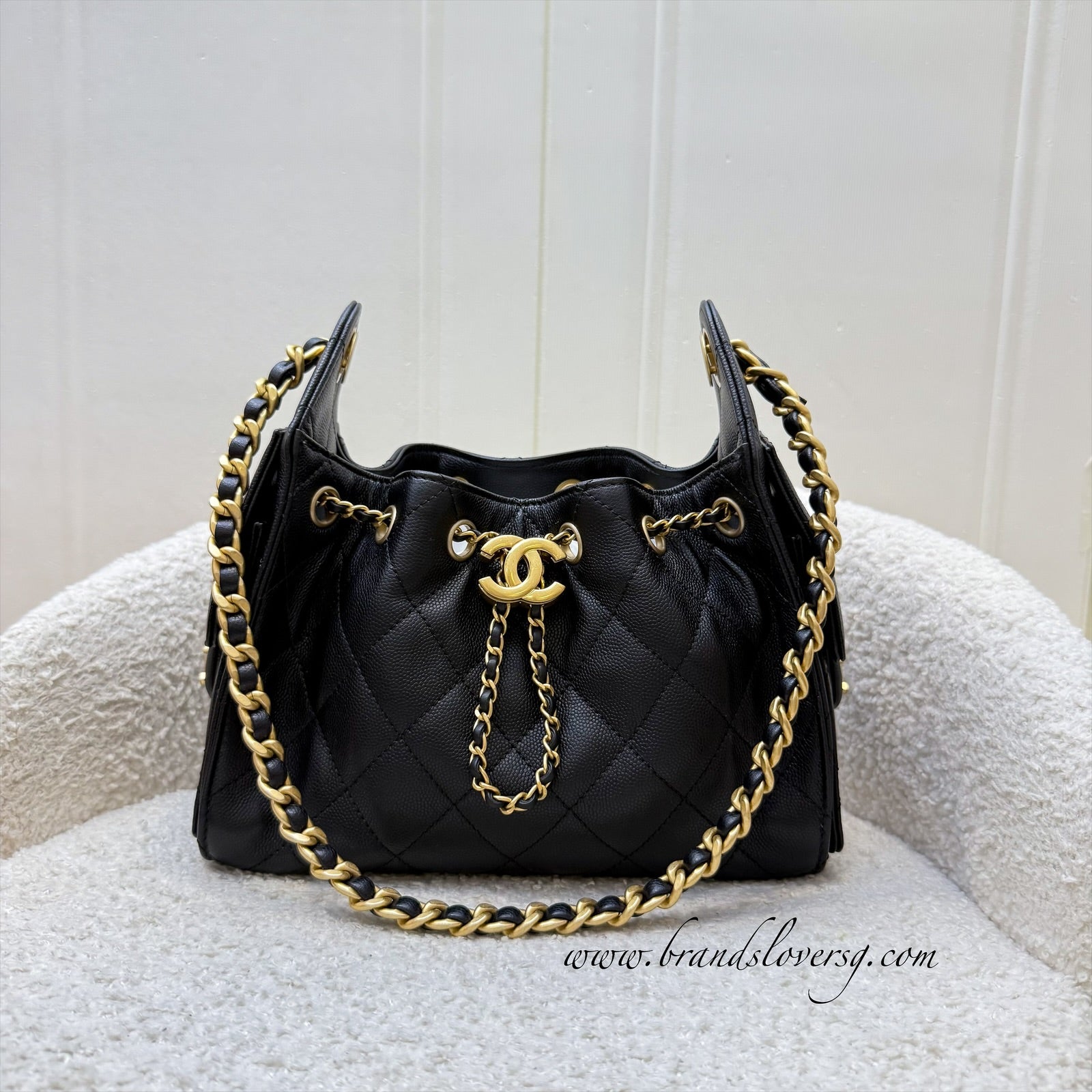 Chanel [ln Local Full Set Nov 2025] 25 Mini Hobo Bag in Black Caviar and Aghw ( )