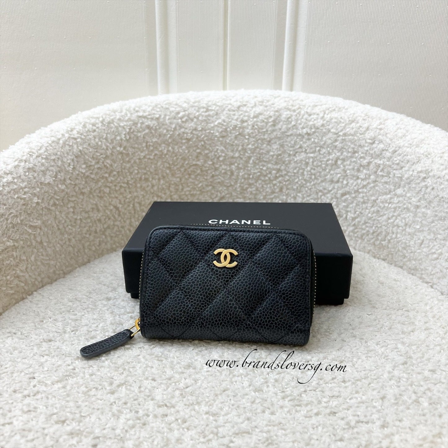 Chanel Classic Zippy Card Holder in Black Caviar and Ghw Handbag