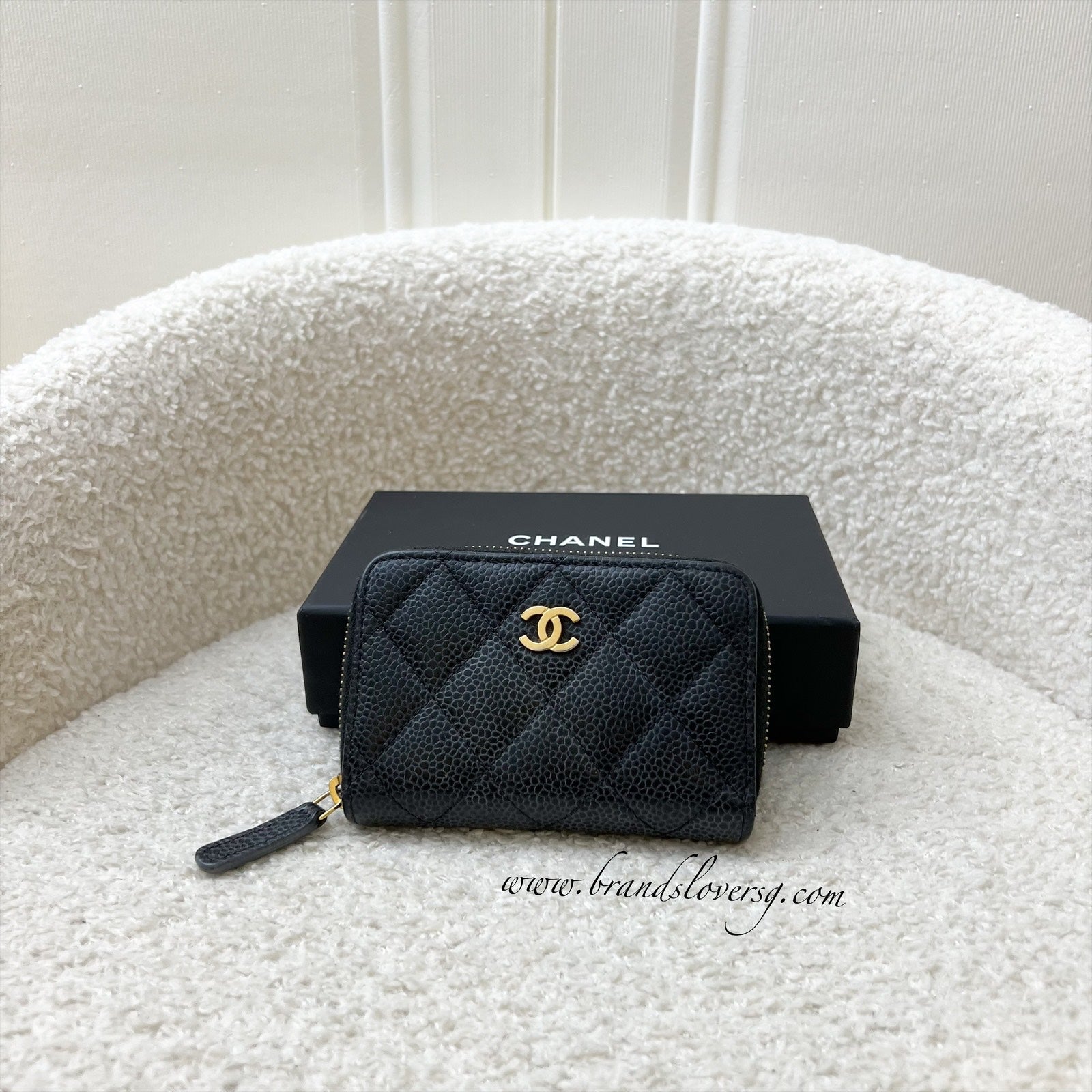 Chanel Classic Zippy Card Holder in Black Caviar and Ghw Handbag
