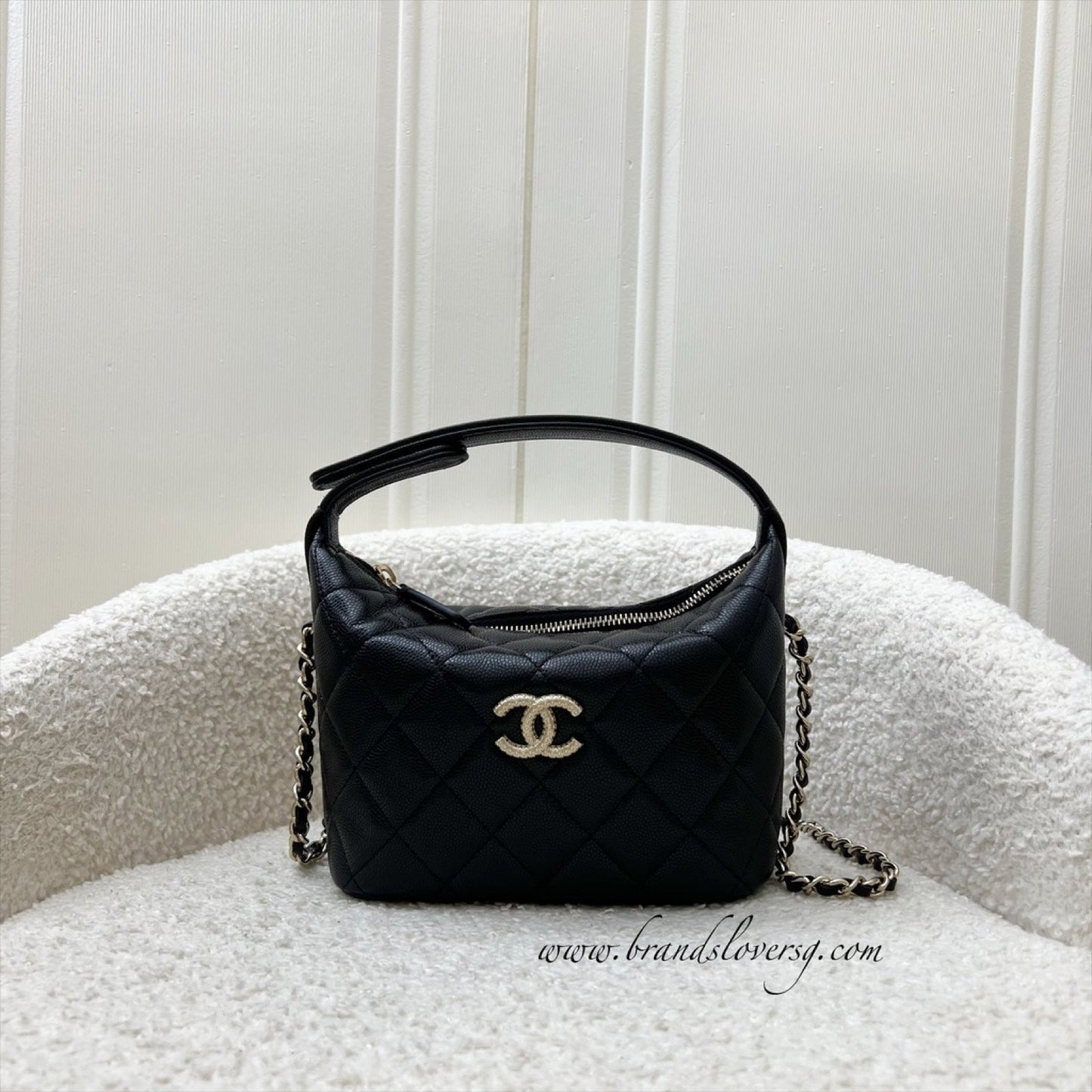 Chanel 25A Quilted Hobo Clutch On Chain In Black Caviar And Lghw