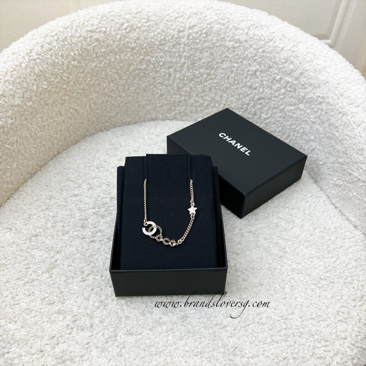 Chanel 25B Star Pendent Necklace with Diamantés in Light Gold Hw ( )