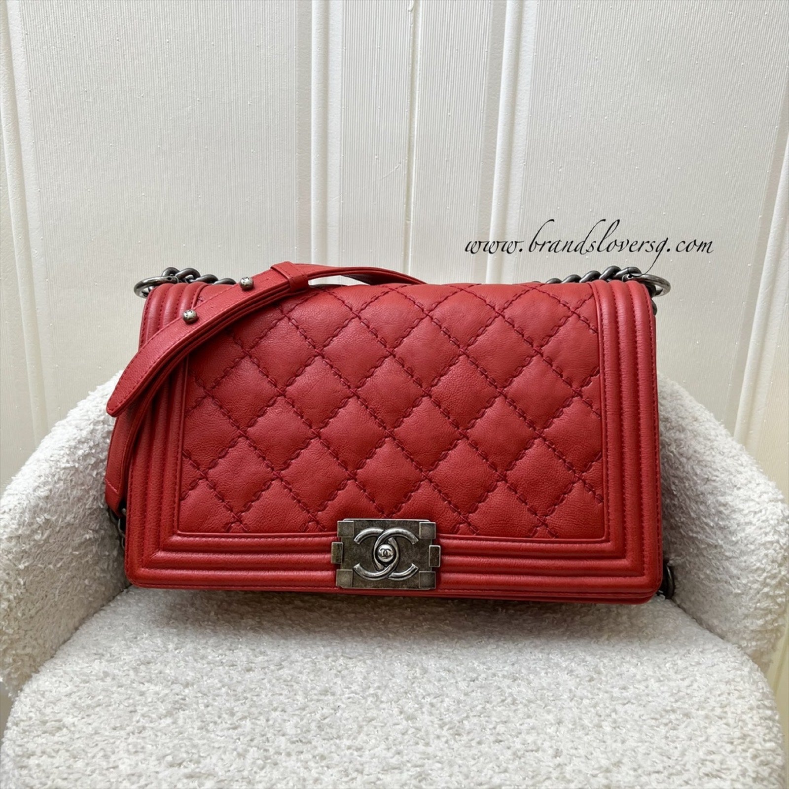 Chanel Medium 25Cm Boy Flap In Red Distressed Calfskin And Rhw Bag