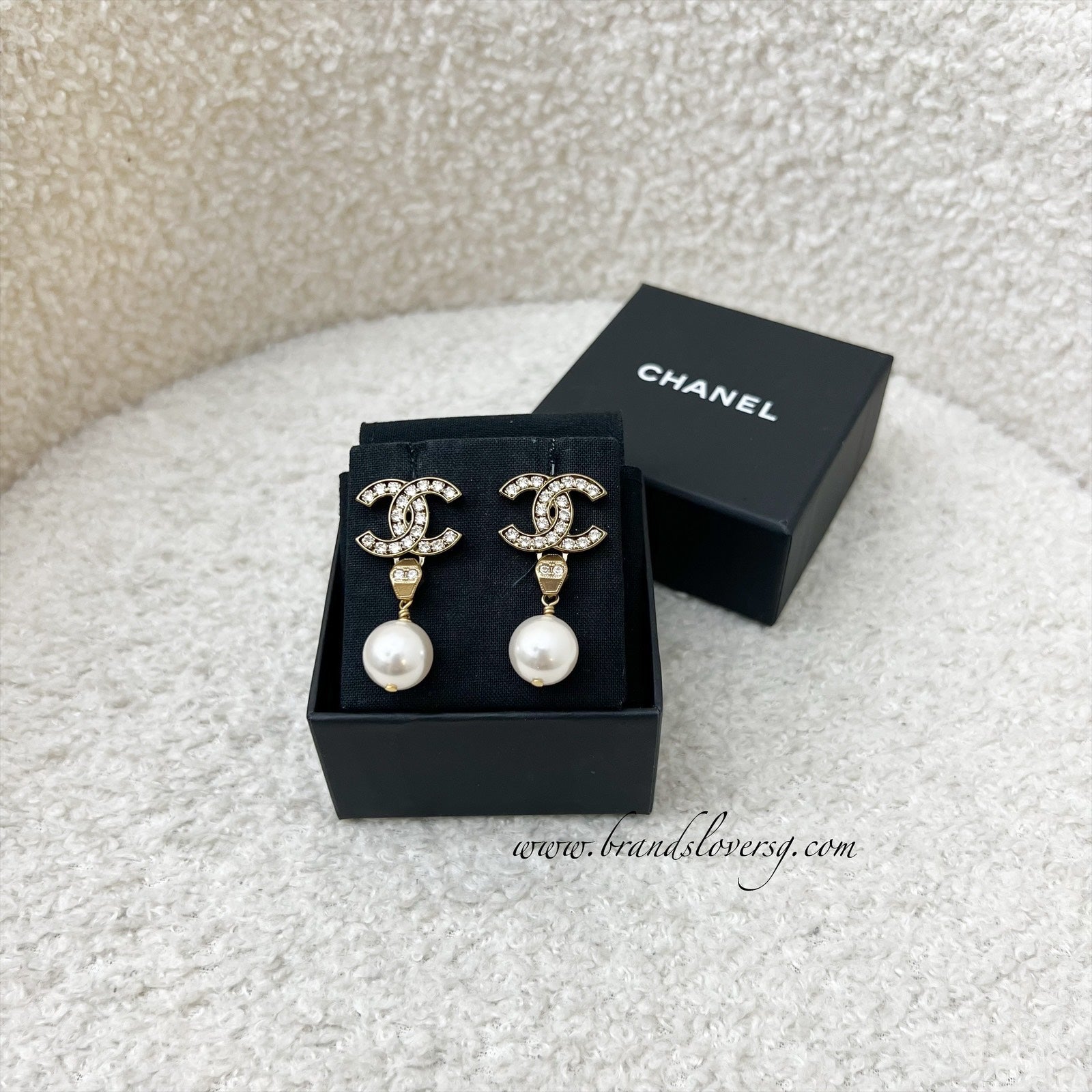 Chanel 18B Dangling Earrings with Crystals,pearl and Aghw