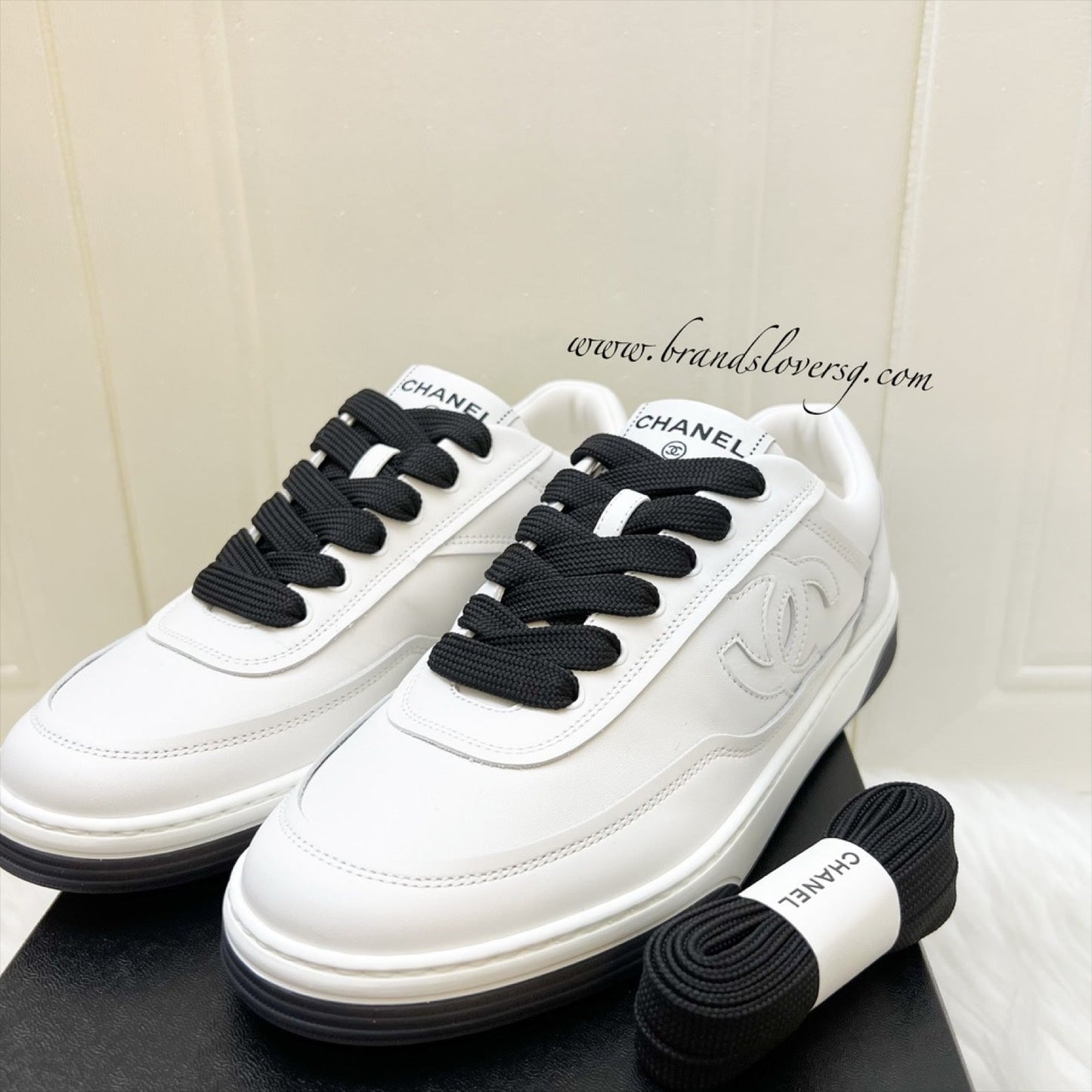 Chanel 24P Cc Logo Sneakers In White Calfskin Sz 38 ( )