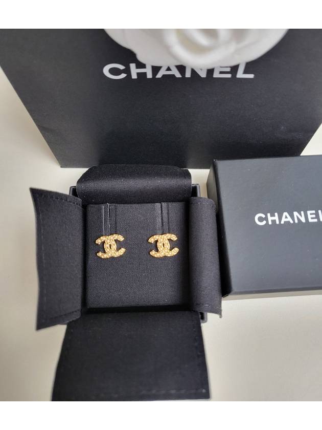 Cc Logo Pearl Stud Earrings Gold Chanel