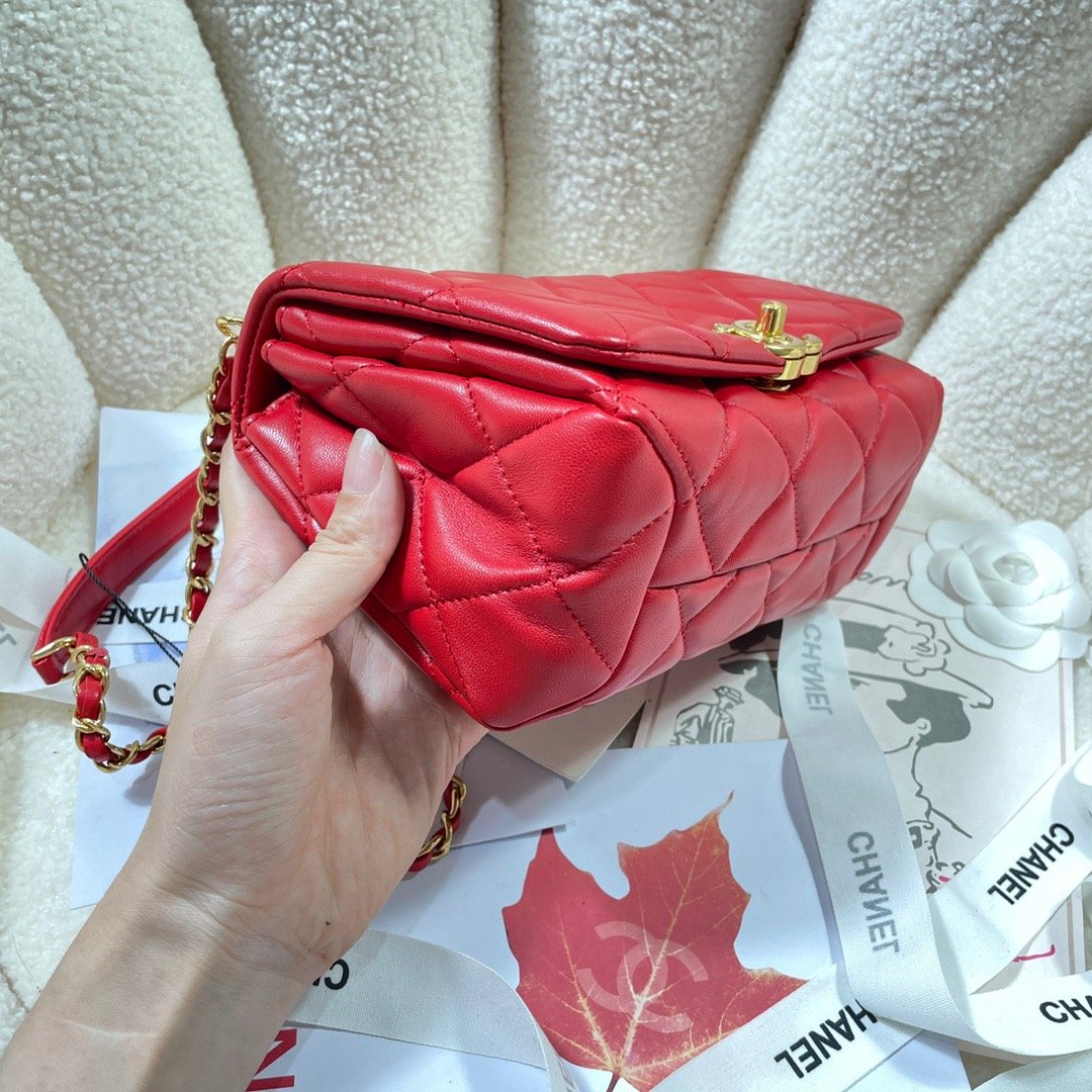 CHL Hardware , ’s , Red Gold Flap Shoulder Bag