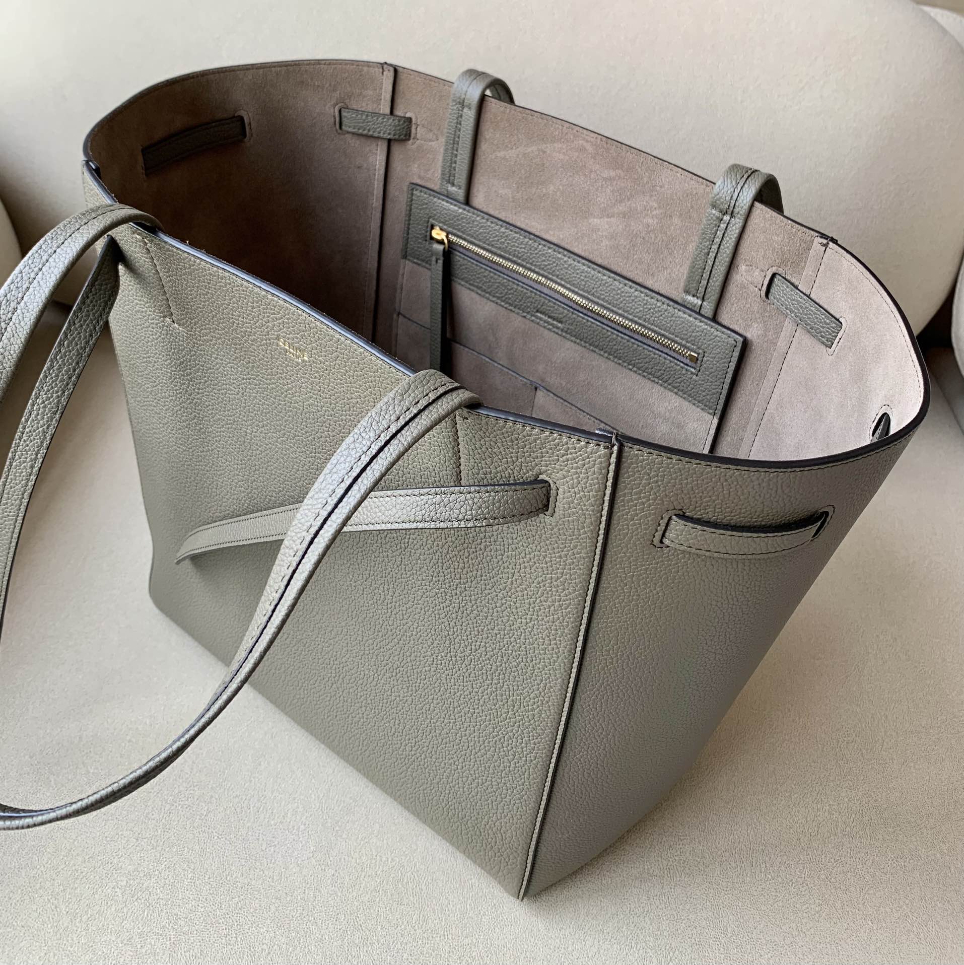 Top Quality Cabas Phantom In Soft Grained Brown Small Travel Bag