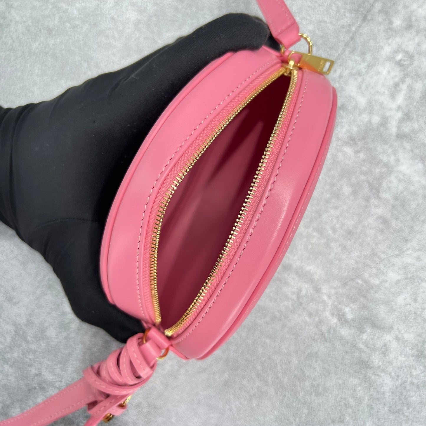 Top Quality Crossbody Oval Purse Cuir Triomphe Crossbody Bag 10I703Dpq27Lk 8877