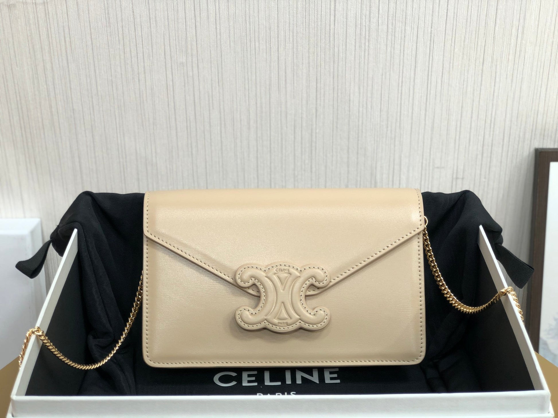 Top Quality Wallet On Triomphe For Women Beige Chain Crossbody Bag
