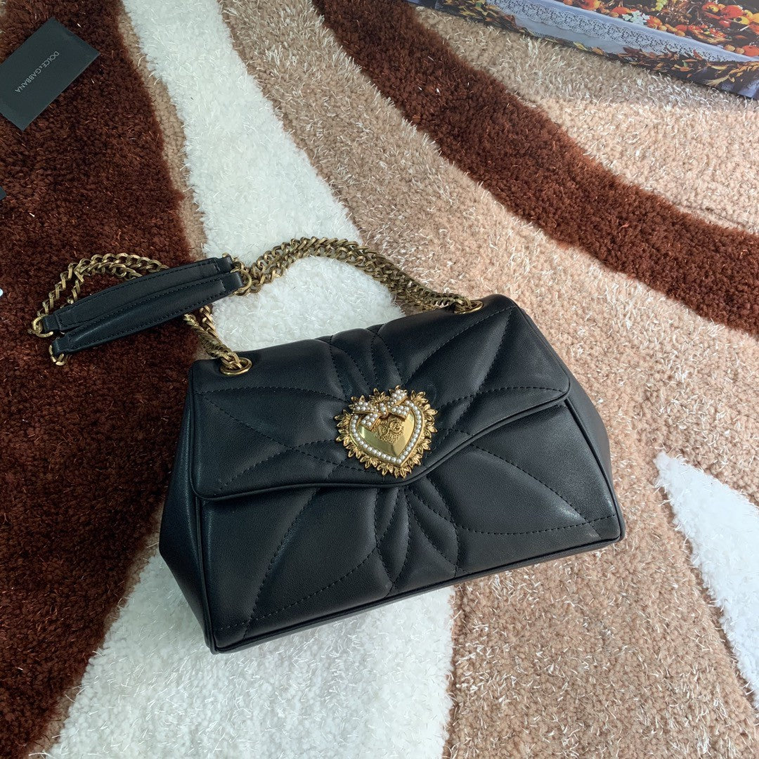 Metop Qualityum Devotion Nappa Quilted Black Shoulder Bag