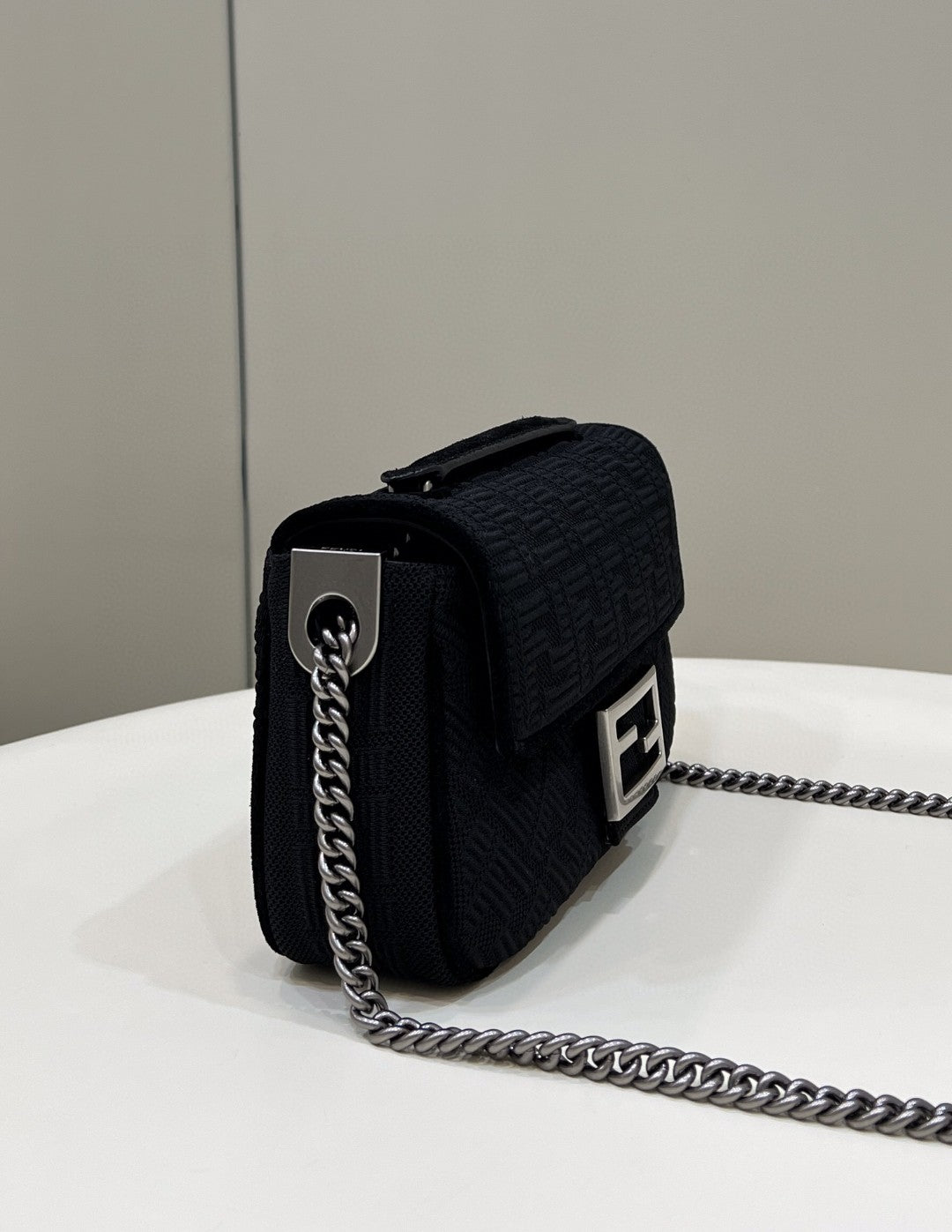 Fendi Top QualityTop Quality Baguette Midi Black Chain FF Handbag