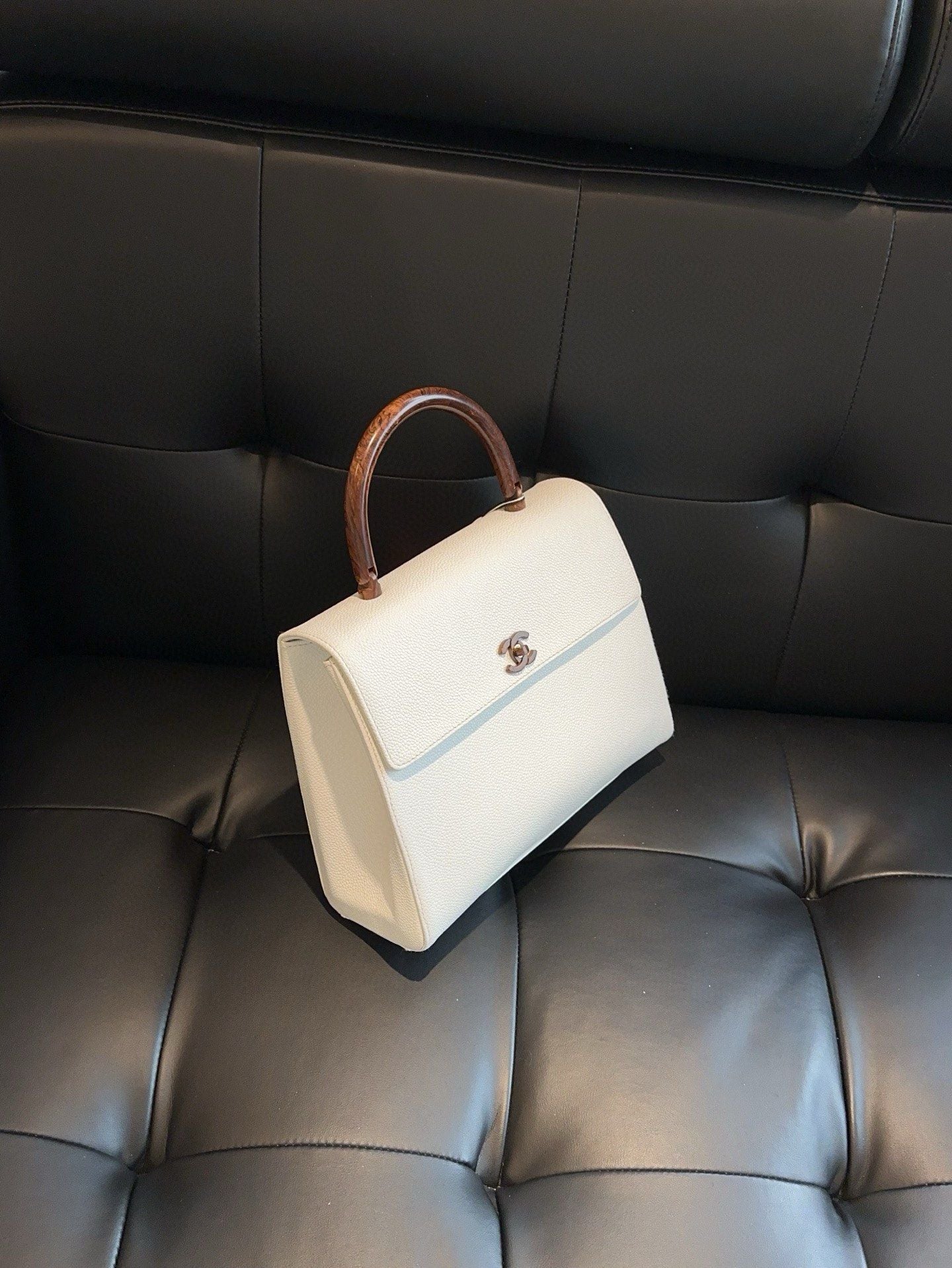   Chanel Kelly bag Caviar leather *.cm white