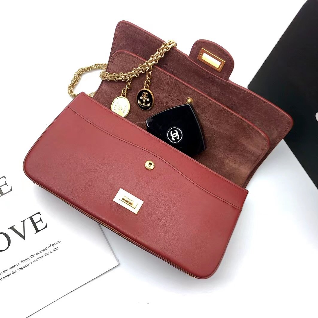 CHLMaroon Medallion Nude Reissue 2.55 Red Flap Handbag