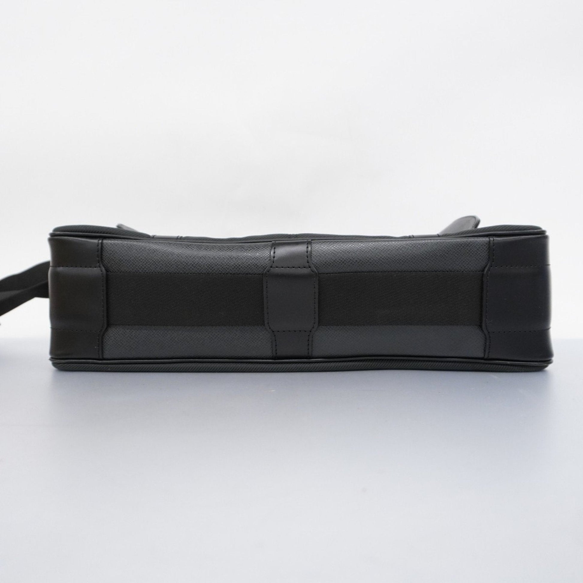 Louis Vuitton  Shoulder Bag