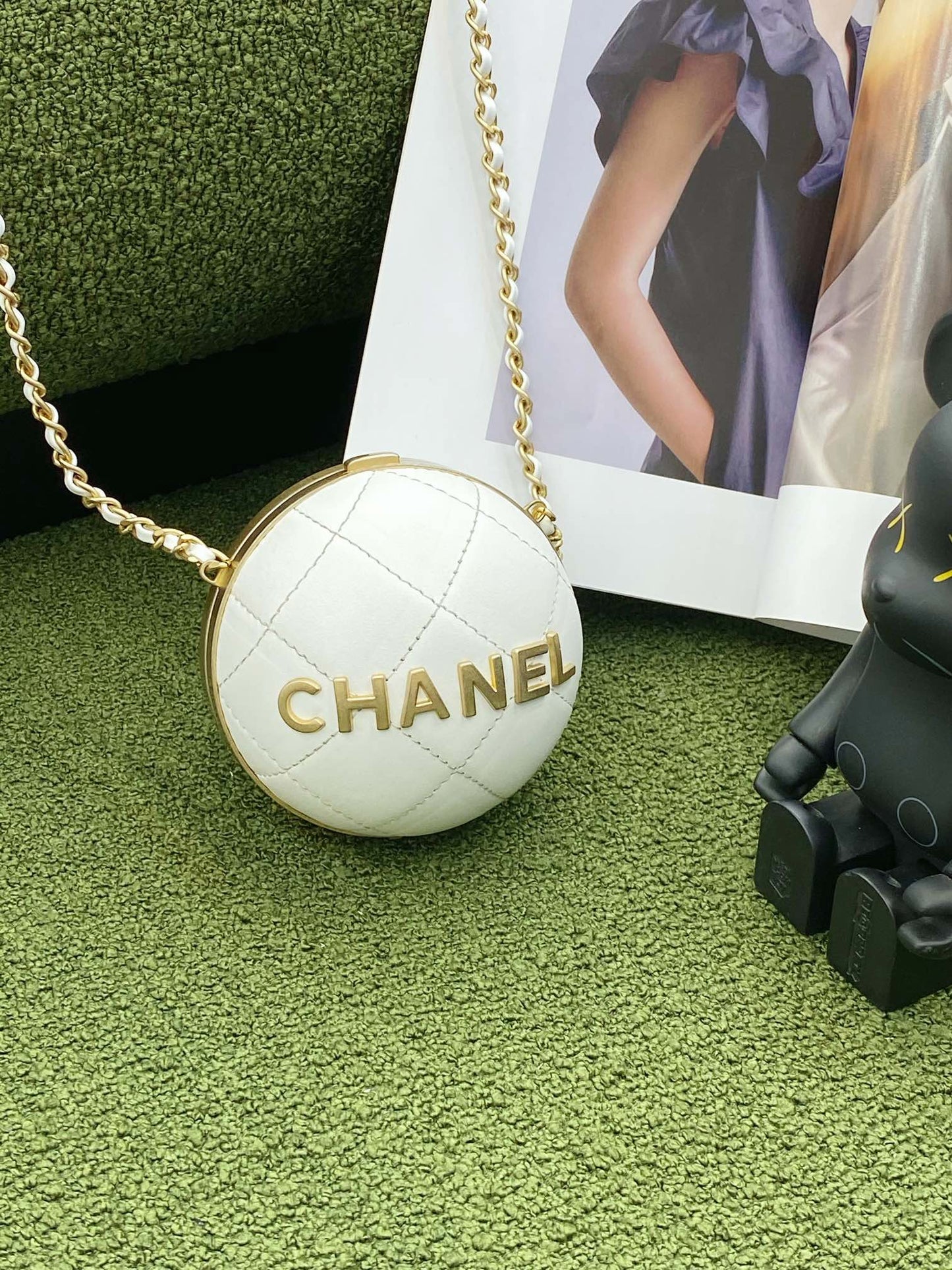CHL Ball 23.5cm 9.25in White Gold Chain Travel Bag