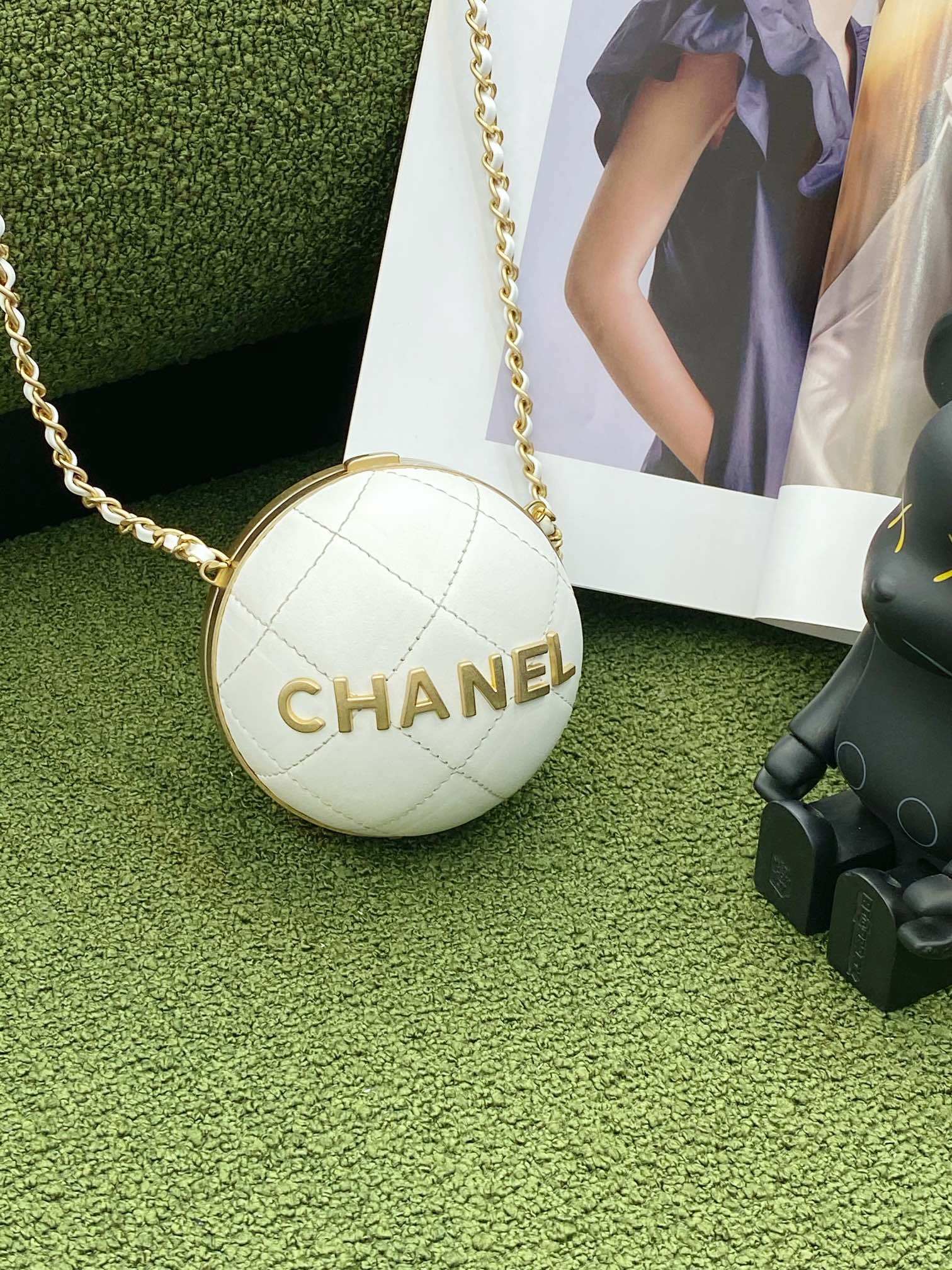 CHL Ball 23.5cm 9.25in White Gold Chain Travel Bag