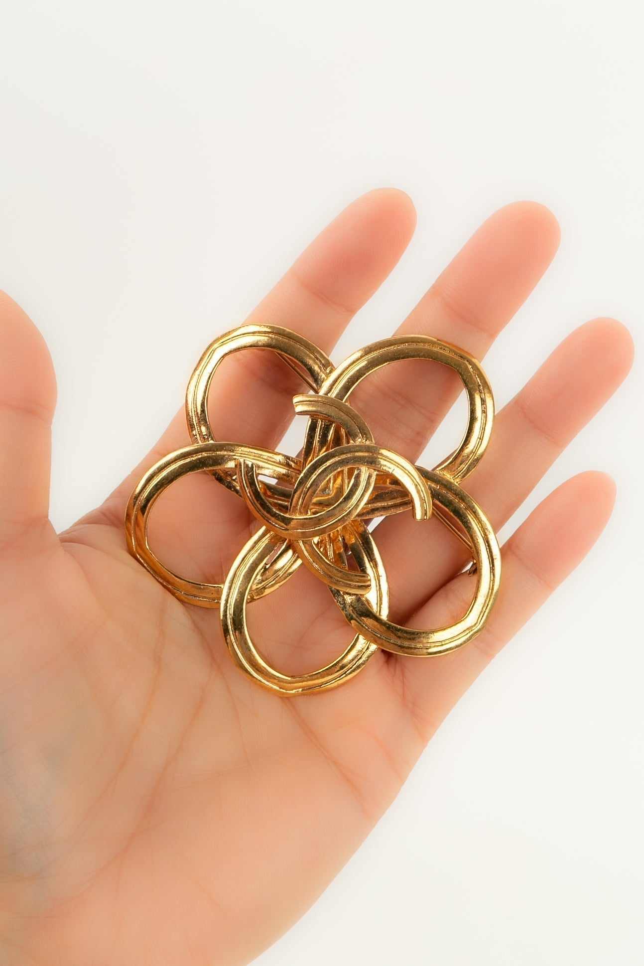 Broche fleur Chanel Printemps