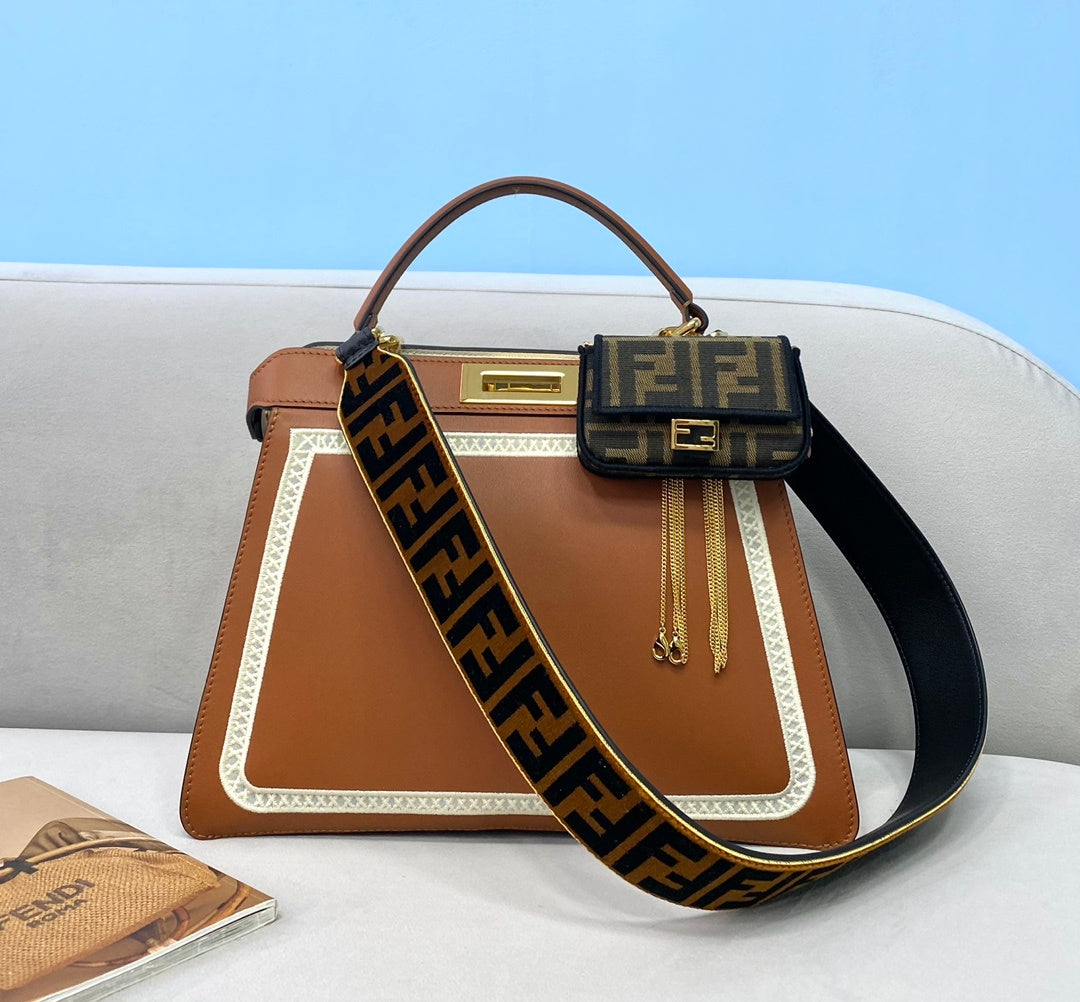 Top QualityTop Quality Peekaboo 13in Brown Handbag