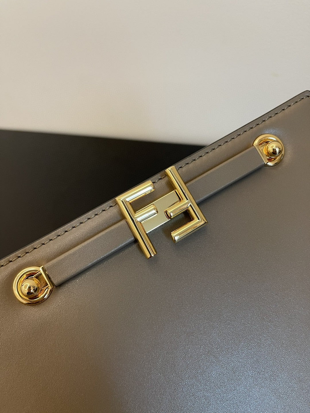 Top QualityTop Quality Touch 19cm Gray Handbag