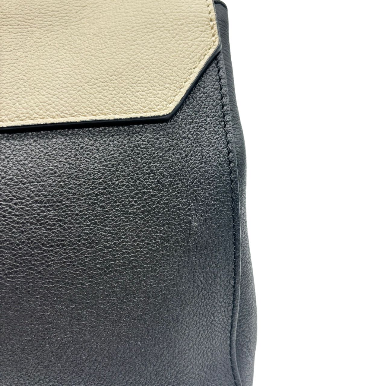 Louis Vuitton Lockme Bicor Black White Fashion Accessory